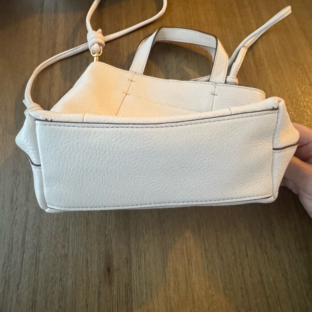 Vera Bradley Mini Original Tote Bag in Cottage Cream Leather! - Picture 3 of 5
